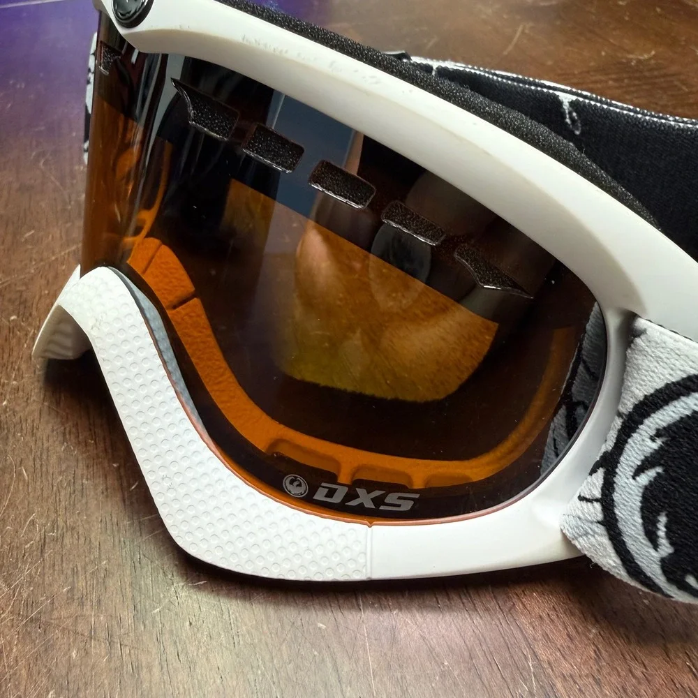 Dragon DXS Snow Goggles Unisex OS White Amber Lens Logo Strap